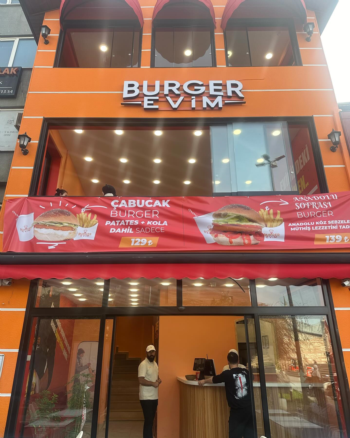 Üsküdar'da bulunan Burger Evim Modpos restoran otomasyon sistemlerini tercih etti.